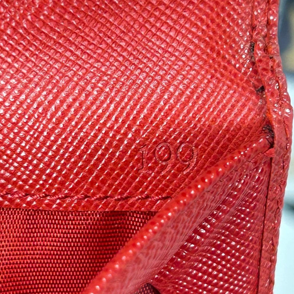 PRADA Saffiano Leather Kisslock Long Wallet 😍❤️🔥 - Picture 6 of 17